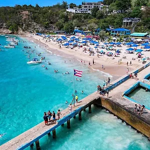 beautiful-villa-5-mins-from-crash-boat-aguadilla-1.top-hotels-puertorico.com/