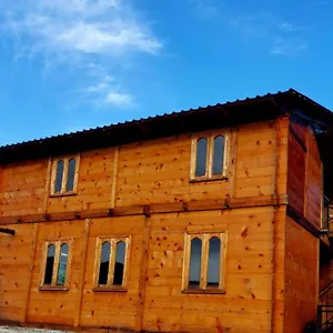 https://wooden-house-merisi.batumihotels.net